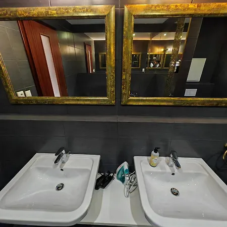 Entrez Cassovar Apartment